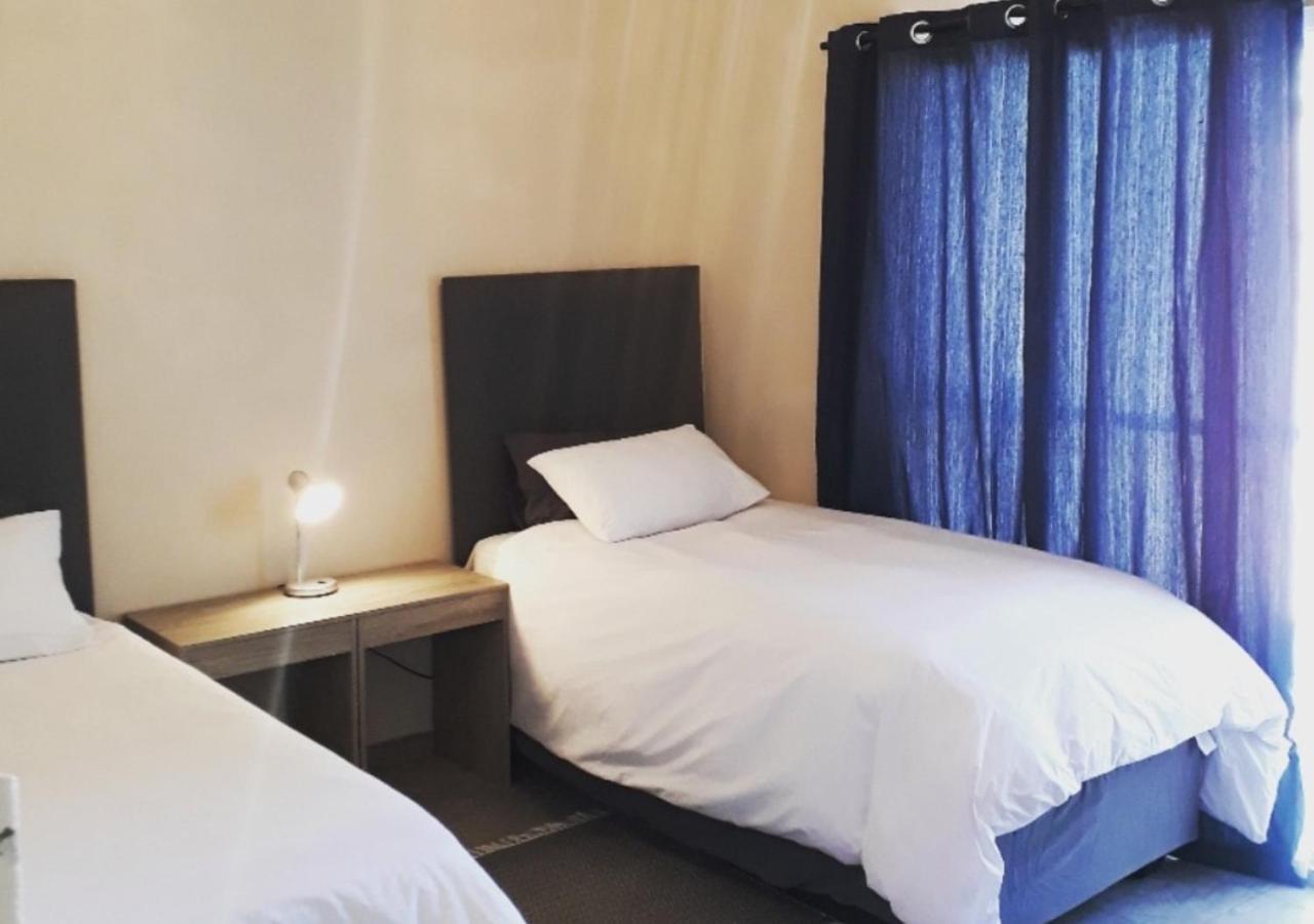 Bateleur Self Catering Cc Apartment Уиндхоек Екстериор снимка