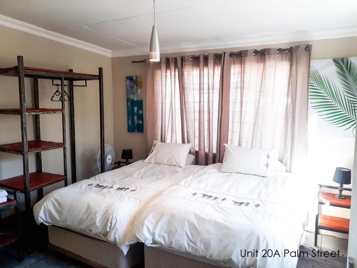 Bateleur Self Catering Cc Apartment Уиндхоек Екстериор снимка