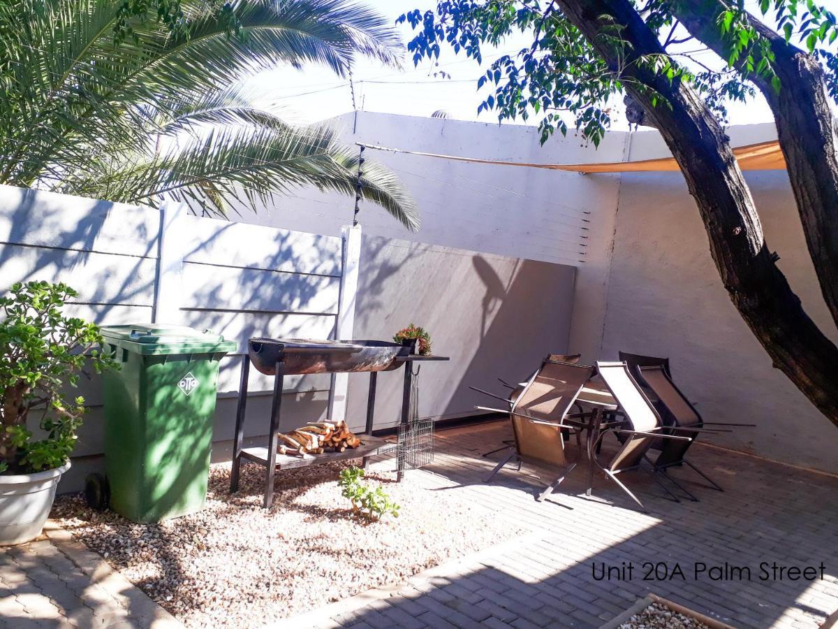 Bateleur Self Catering Cc Apartment Уиндхоек Екстериор снимка
